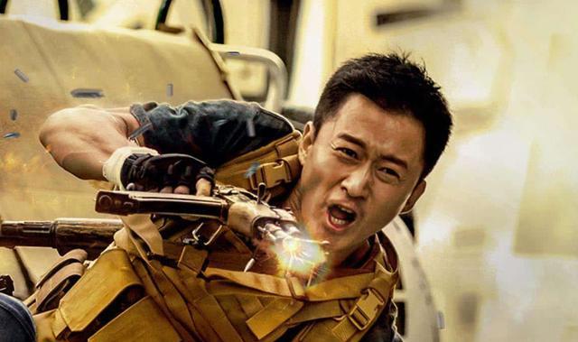 明星|铁丝网挡火箭弹,步枪打飞机被指是神剧,吴京:这是真事