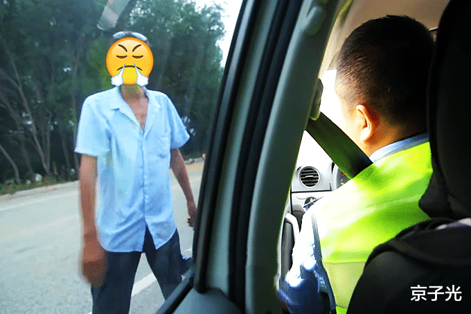 安徽 安徽一男子开车将人撞残，打十年散工攒钱赔偿：良心始终难安！