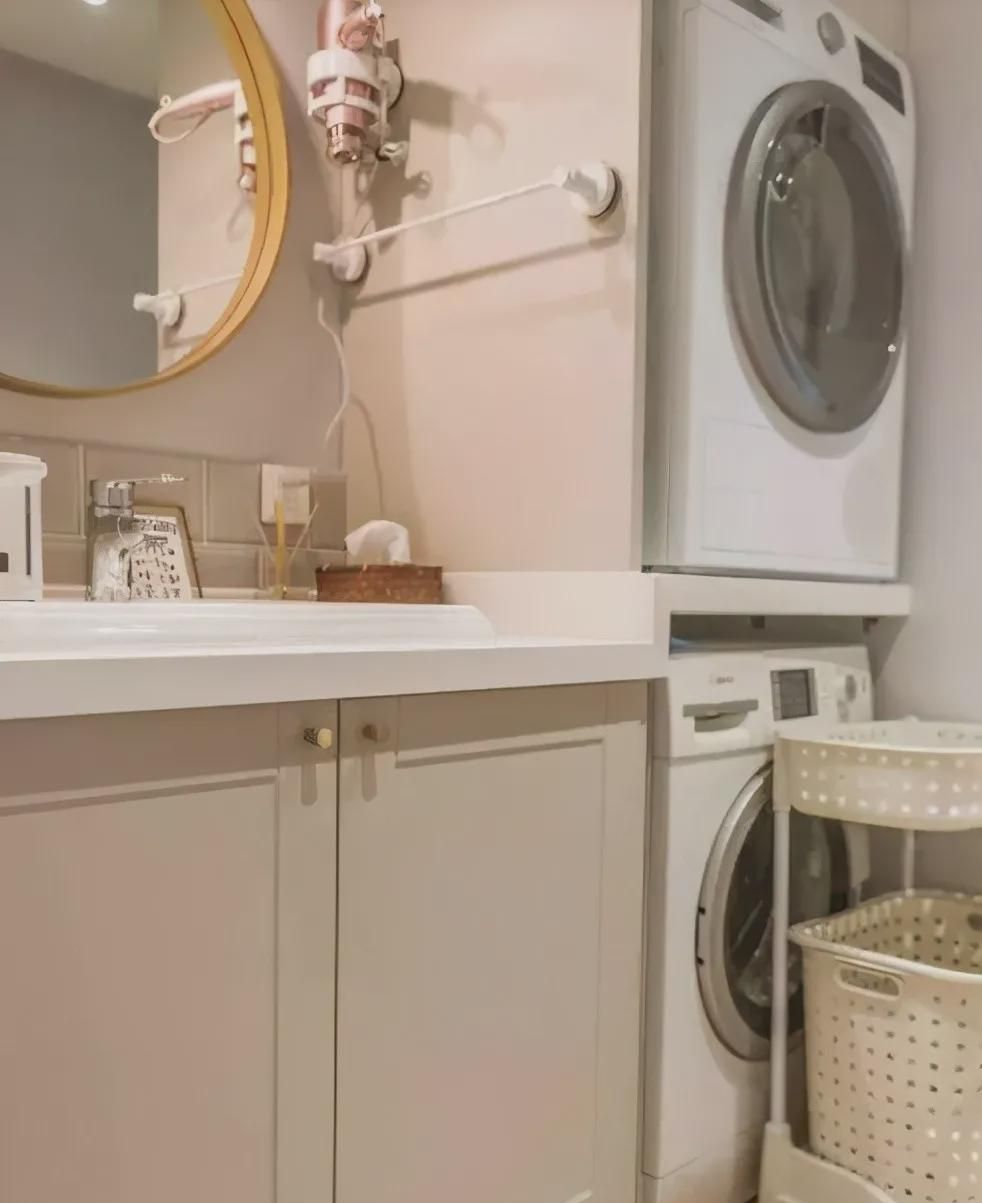 110平新房装修超漂亮,头次见阳台隔断这样设计,卧室收纳最明智