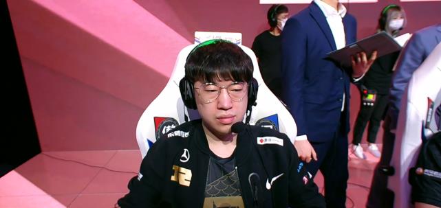 吴洪娜聊说育儿|RNG 3:0WE拿到LPL三号种子剑指世界赛,WE惨淡战绩来到0-9