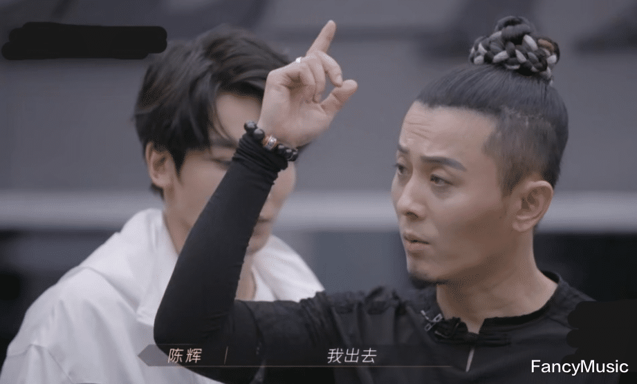 杨幂|《披荆斩棘的哥哥》又出幺蛾子,专家团评分荒谬至极