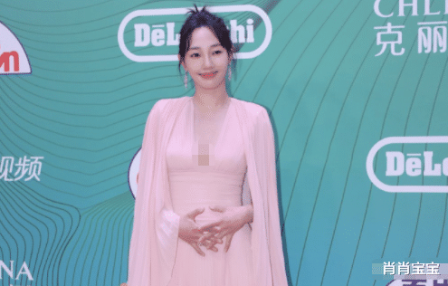 白百何|白百何不知道自己过气了吗？还硬要蹭红毯，怪不得会惹人嫌！