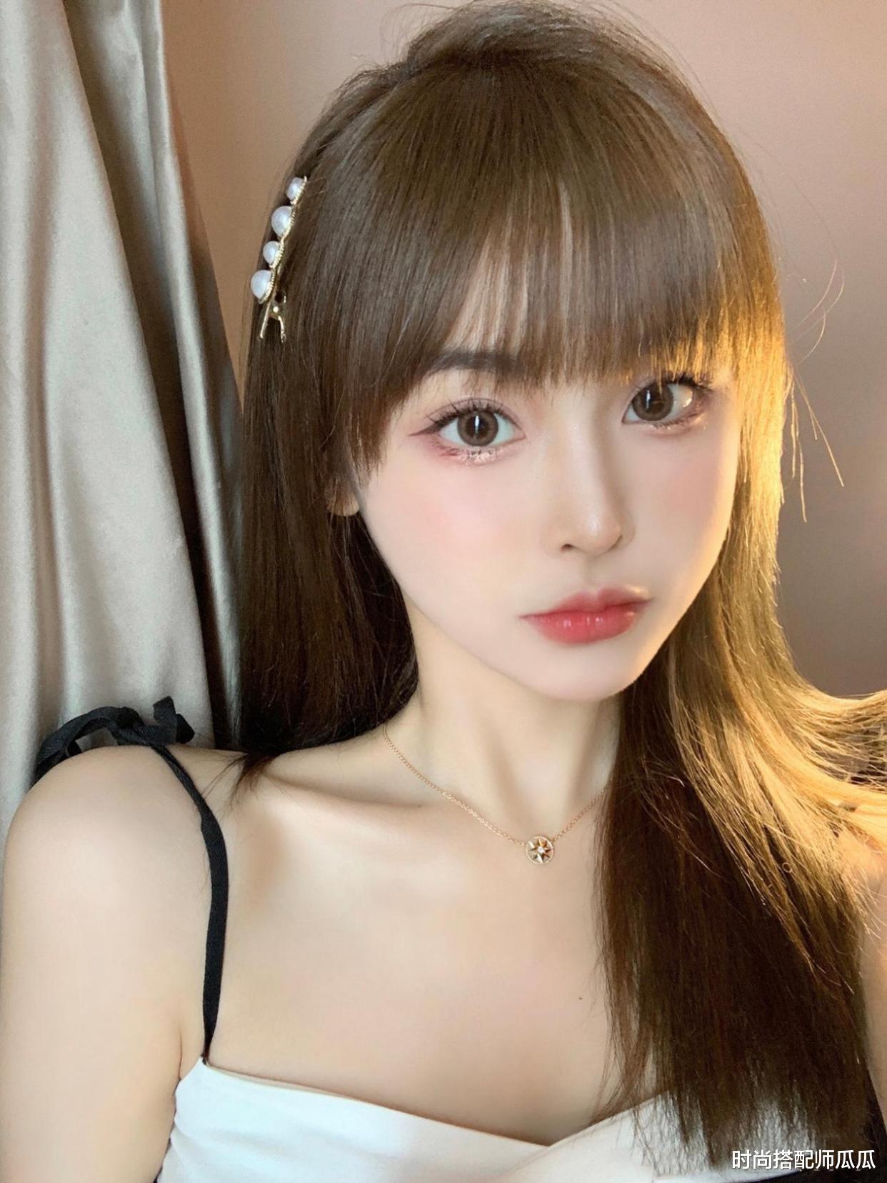 穿衣搭配|?别再留“黄头发”了！今年流行这3种显白发色，百搭洋气又减龄