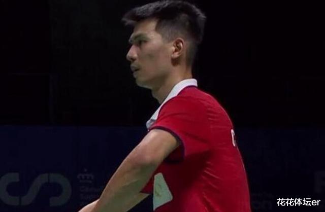 国羽|21-8，21-7，2-0横扫！第一位男单4强诞生：半决赛或3连杀国羽