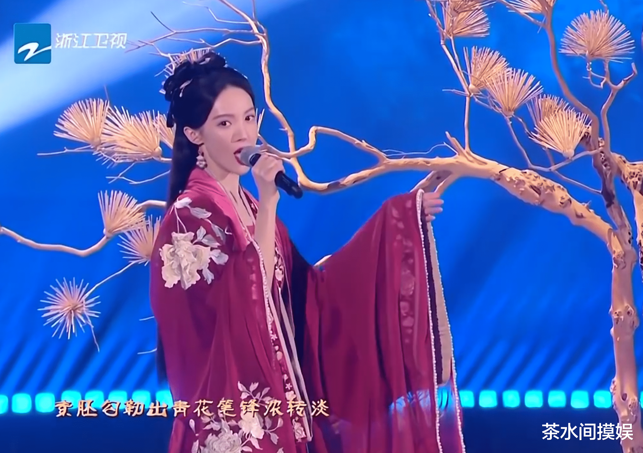 陈伟霆|跨年明星百态：Baby瘦出脊骨，陈伟霆撞脸甄子丹，张杰唱歌遭翻车