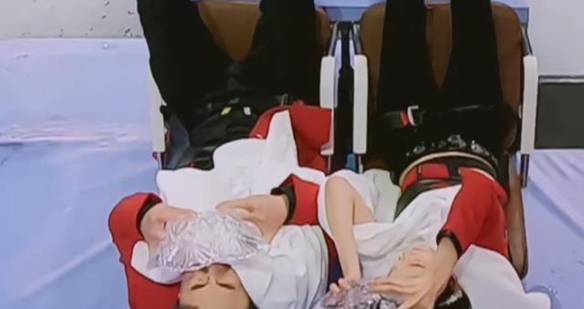 赵薇|《王牌6》关晓彤被泼满脸水“显原形”，看清素颜，确定23岁？