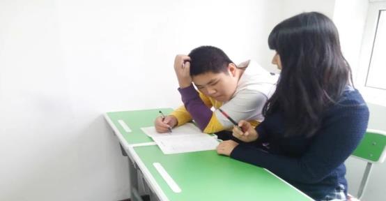 一更育儿|温州11名补课教师被重罚，家长为老师“鸣不平”，双减政策被误读