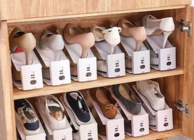 去小姨家拜访,发现鞋子还能这样放,美观不占地儿,看上去真高级