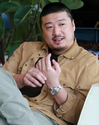 王源|张子健:爆红后跟患癌妻子离婚,转身娶清华富婆,如今怎样了?