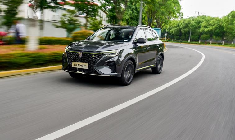 我已是短发|11.8万提了辆荣威RX5,开了8750公里后,车主直言油耗太高