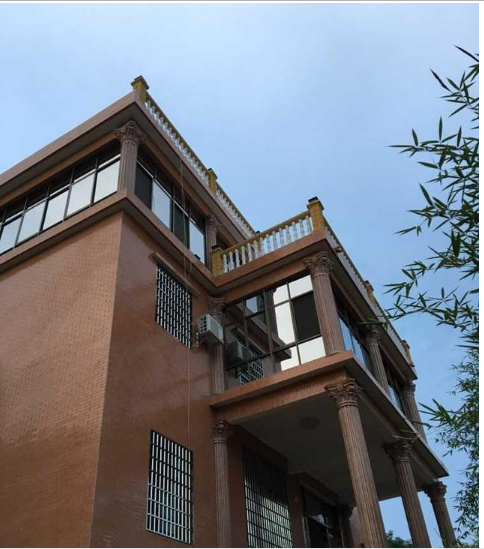 农村刚装好的房子，造价200万左右，低调中的奢华还算满意！