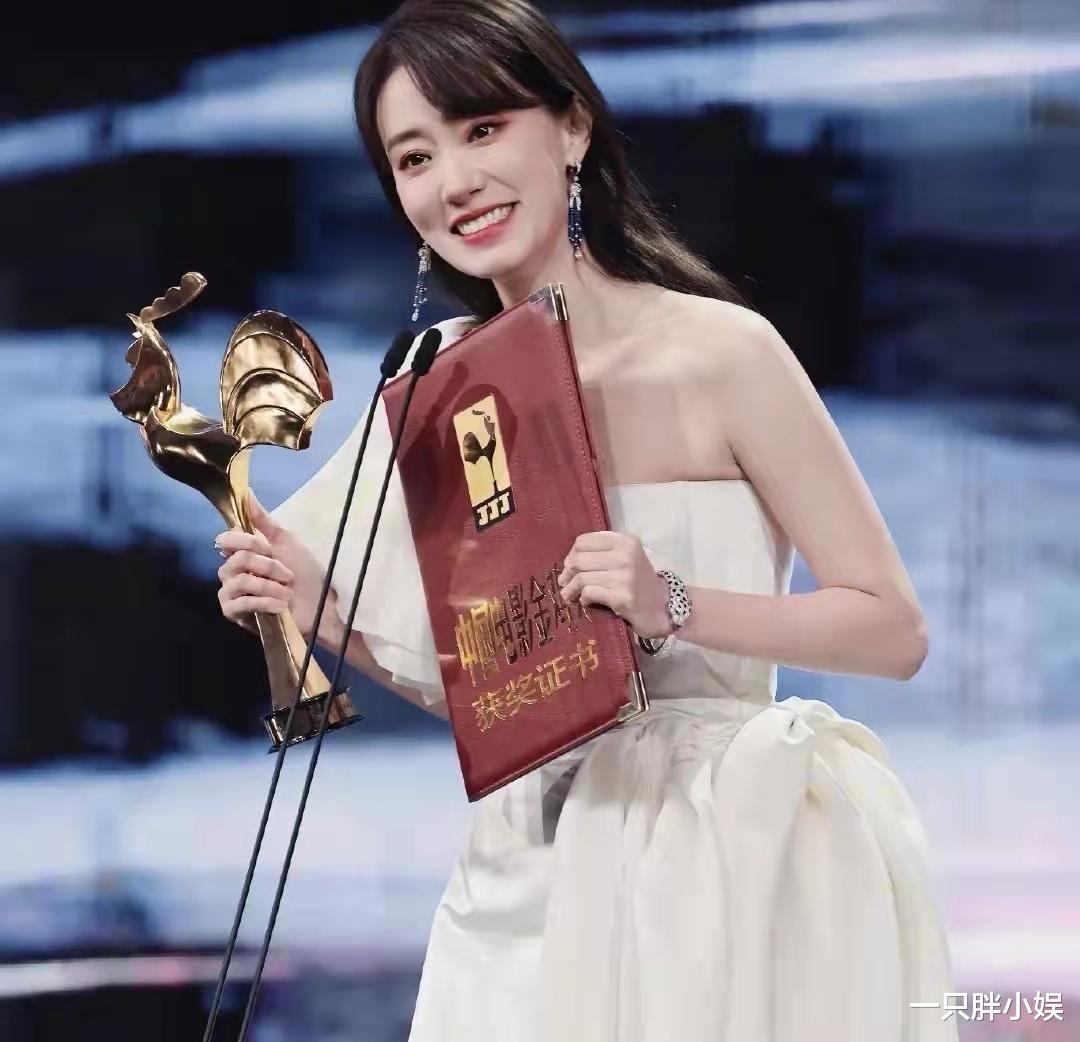 杨幂|张小斐和袁姗姗想去批发衣服，却不会砍价，灵机一动：叫上杨幂