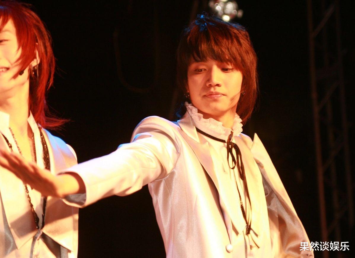 杨洋|汪涵给他银行卡，跪地感谢的小五，退役后鲜少露面的他去哪了？