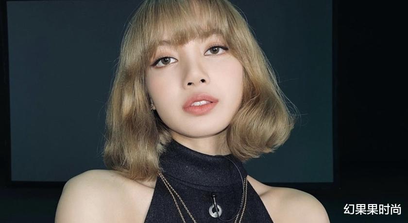 幻果果时尚|Lisa 深夜发时尚辣照！穿紧身短上衣秀「白皙蛮腰」 获数百万赞！