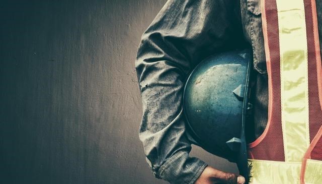 梵恩诗伊宁哥|5部门联合发文,技术工每年补贴500元,能解决“技工荒”难题吗