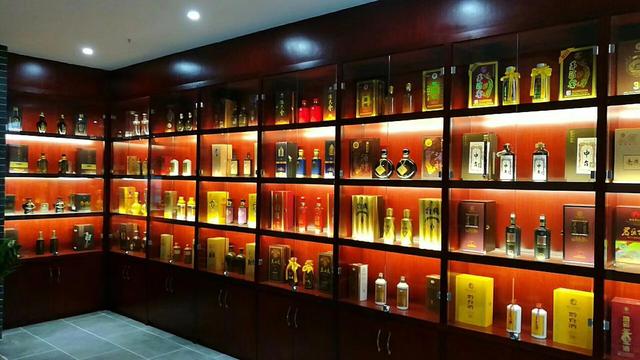 茅台|想买几瓶酒放二十年左右等孩子大了喝，除了茅台还有什么好的选择？