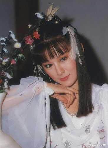小龙女|同样是小龙女，谁在硬演，谁是仙女下凡，谁让杨过甘心等了十六年