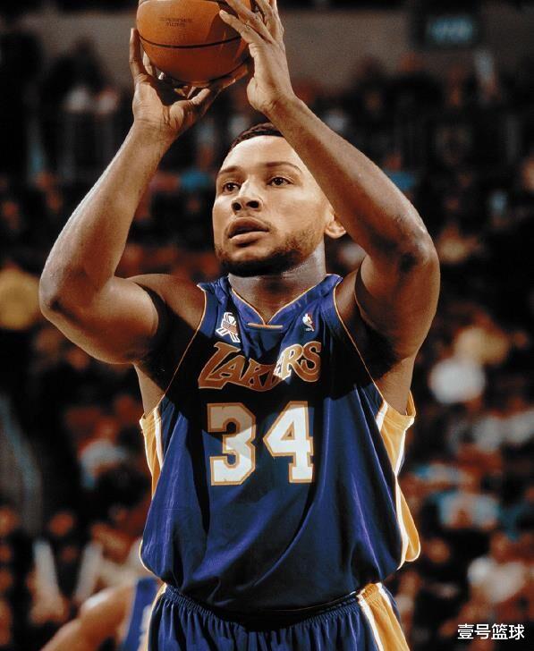 詹姆斯·哈登|没有了!没有哈登了!关键时刻被砍鲨,恩比德独自离场