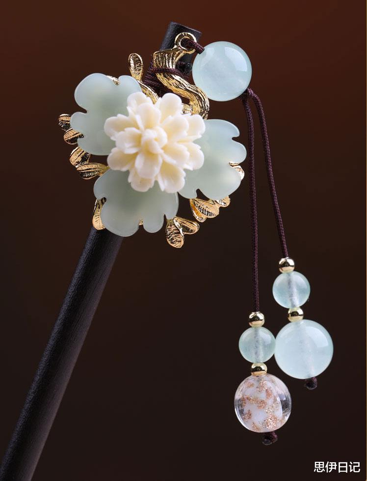 思伊日记|秋季搭配中的配饰，古风发簪的选择，让你日常穿搭更有韵味