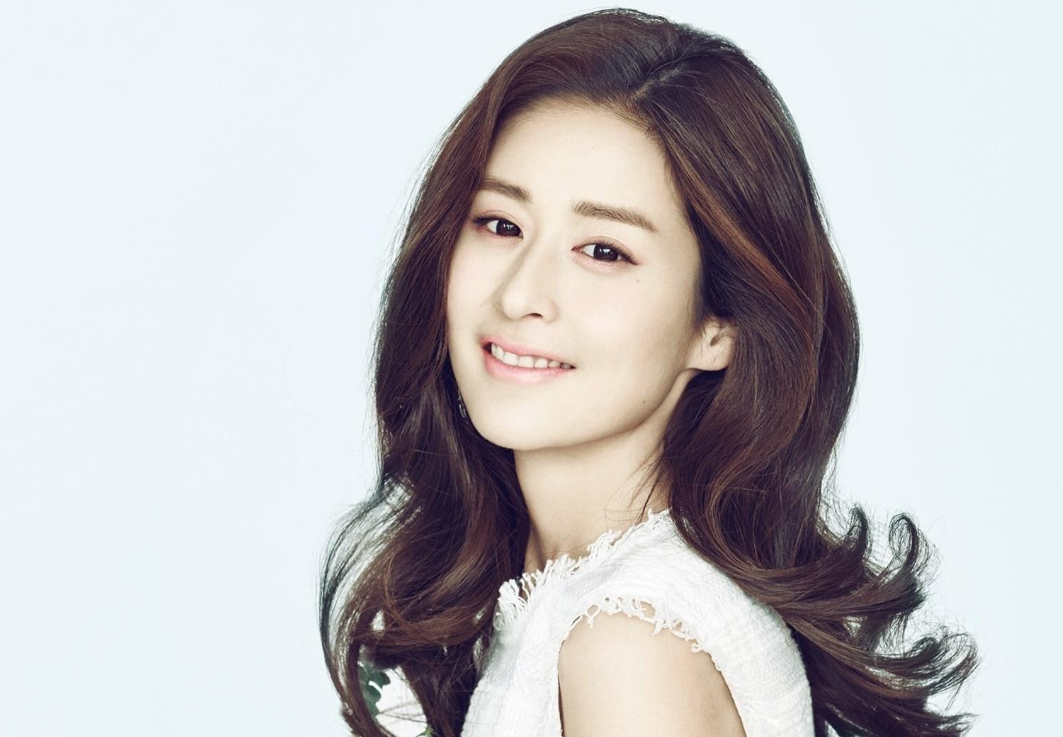 颖儿|让黄圣依忌惮8年，惹杨幂反感不来往，颖儿是情商低还是故意为之