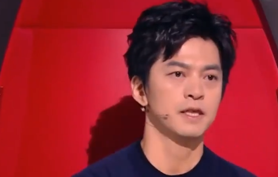 |“天之骄女”单依纯：18岁获九成女性梦寐以求成就，李健对她盛赞