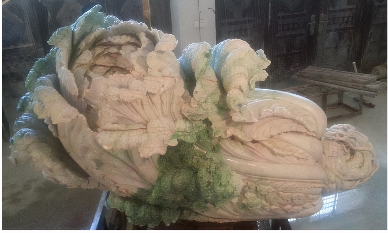 翡翠|这件春带彩翡翠摆件，历时4年雕刻而成，市场估价4.8亿