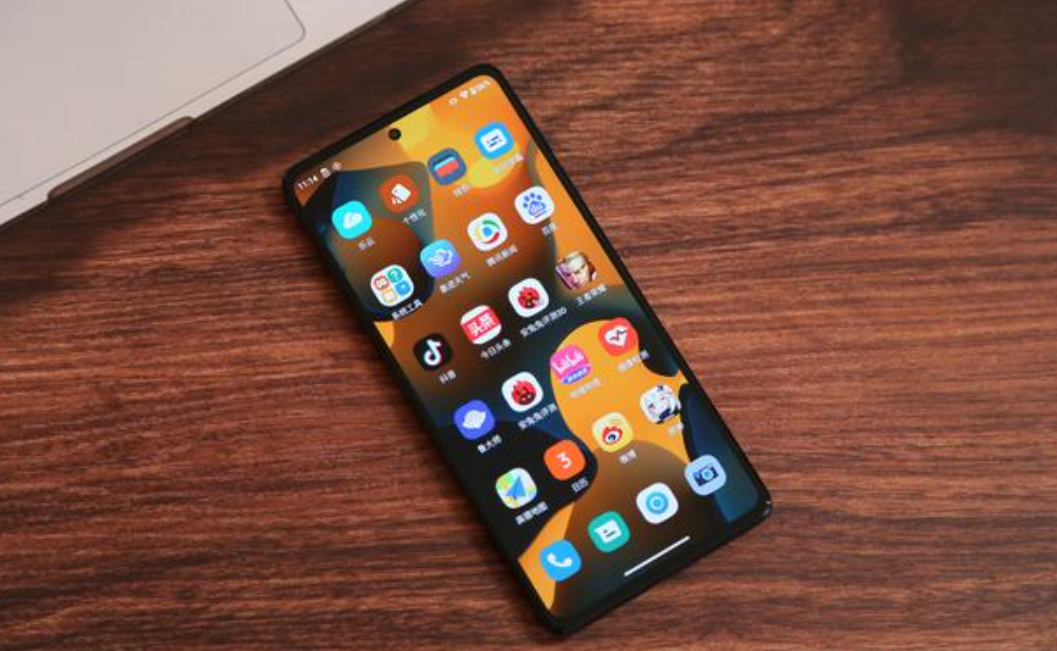 卢伟冰|首发骁龙8的edge X30,为何没登上安兔兔性能榜?原因很简单