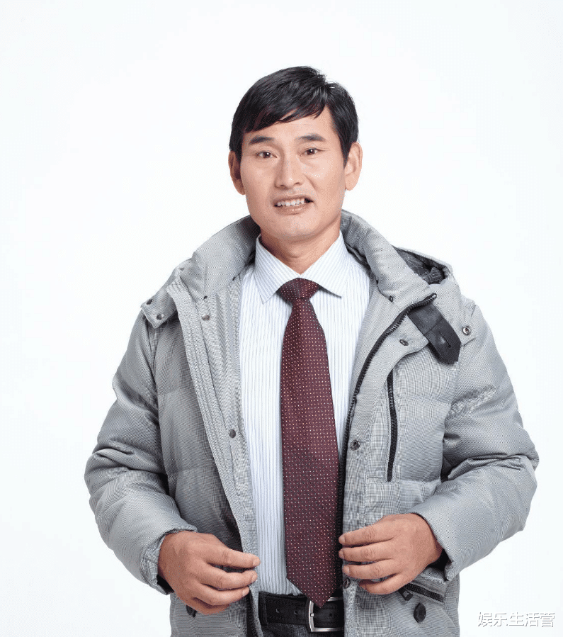 朱之文|大衣哥晒假山造景，宣传爱护大自然，网友：发型才是真的大自然