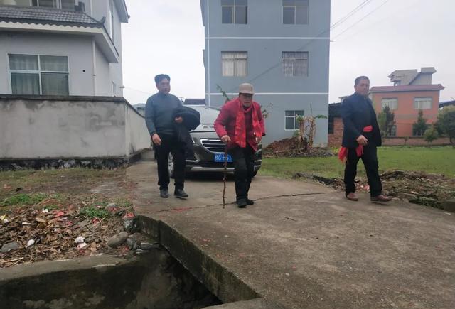 探秘八桂 全州蒋姓又多了一位百岁老人啦，他长寿的法宝就这两个！