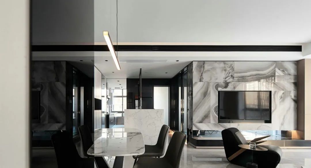黑白灰+大理石：他家完美演绎都市里的极简生活！