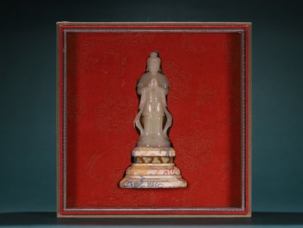 |和田玉观音站姿像、配精美老布盒装藏