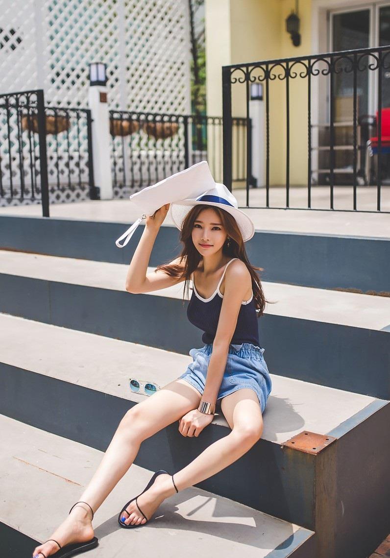 百里守刖|时尚又百搭的牛仔短裤怎么穿都不会出错！简约又不失个性