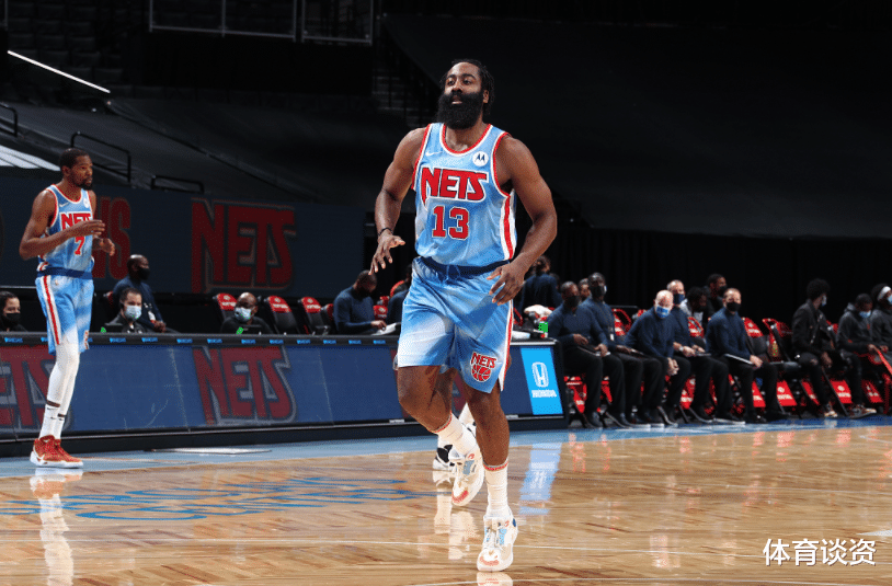 凱里·歐文|場均33分跌到20分！你明明是大佬，偏要做歐文小弟，放棄1億值嗎