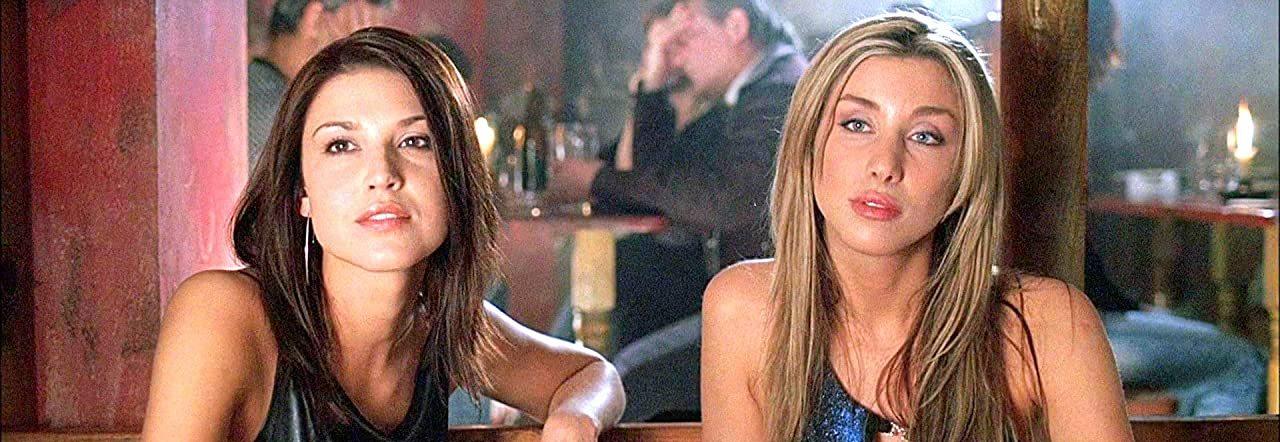 人皮客栈|《人皮客栈》：极具感官刺激R级恐怖片，香艳与暴力并存的世界