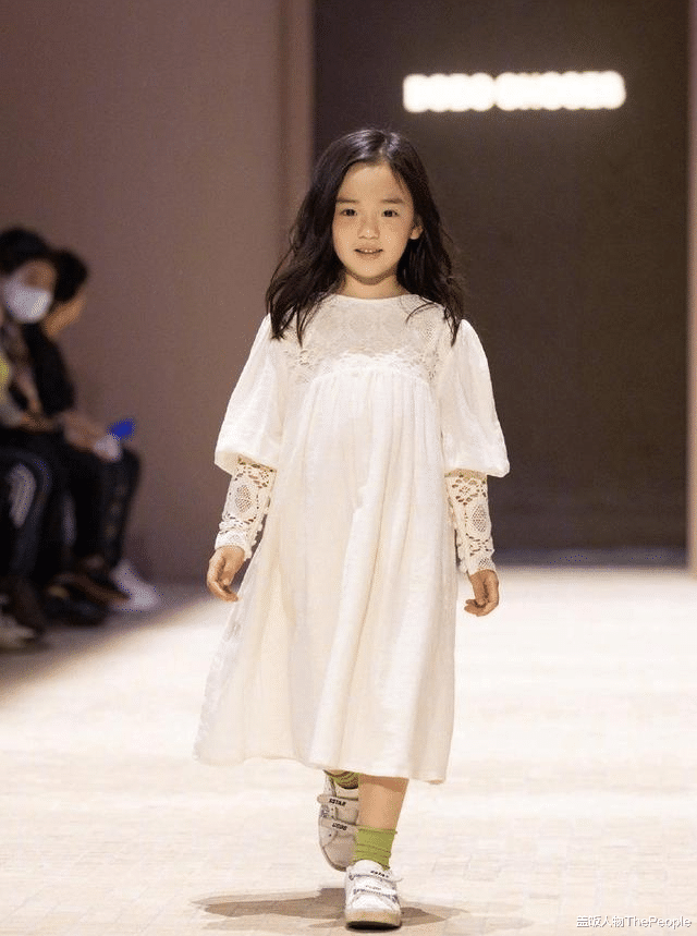 贾云馨|长相浪费基因?这些星二代,明明跟父母共用一张脸