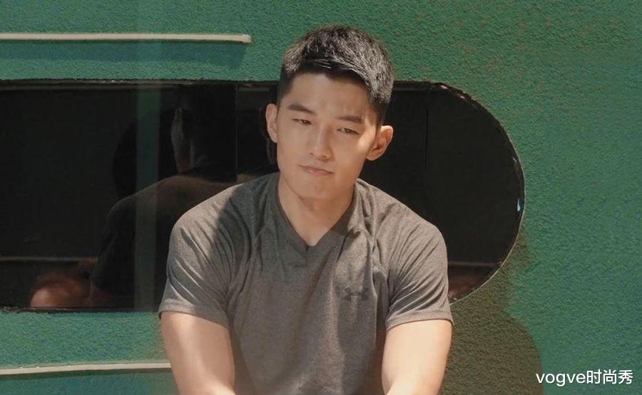 vogve时尚秀|心动的信号4：男4是脱口秀演员，生图颜值实在，获漂亮女3赞许