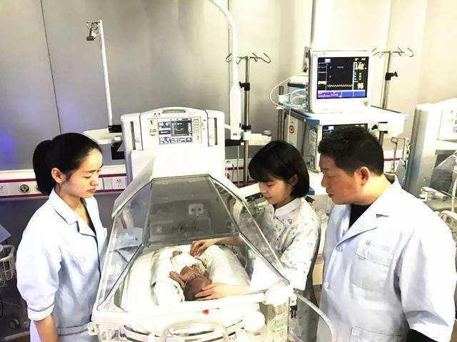 菁妈育儿|全男4胞胎：国泰民强高考，繁荣昌盛出生，爸爸：三胎想拼个儿子