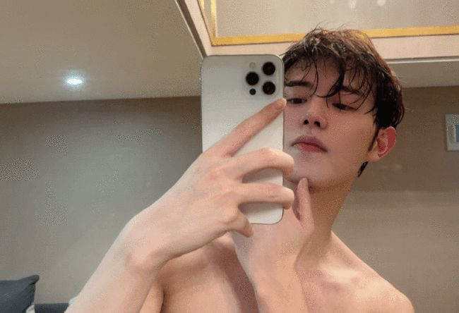 童锦程|AU与童锦程谁更有女人缘？论专情AU厉害，论深情还得是童锦程！