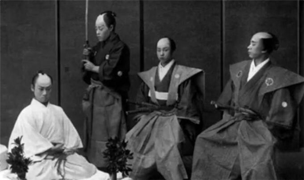 日本|真实日本武士照片，个子矮小眼神凶狠，女武士貌美如花