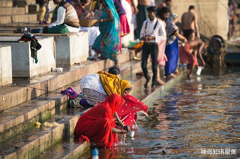恒河水突然變綠，印度人民恐慌：不能喝，也不能洗澡瞭-圖3