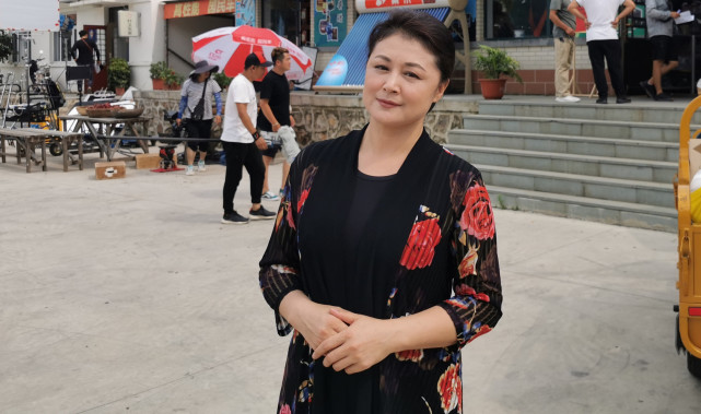 于月仙|赵本山旗下数十位艺人悼念于月仙，剧中丈夫长贵分享合影令人泪奔