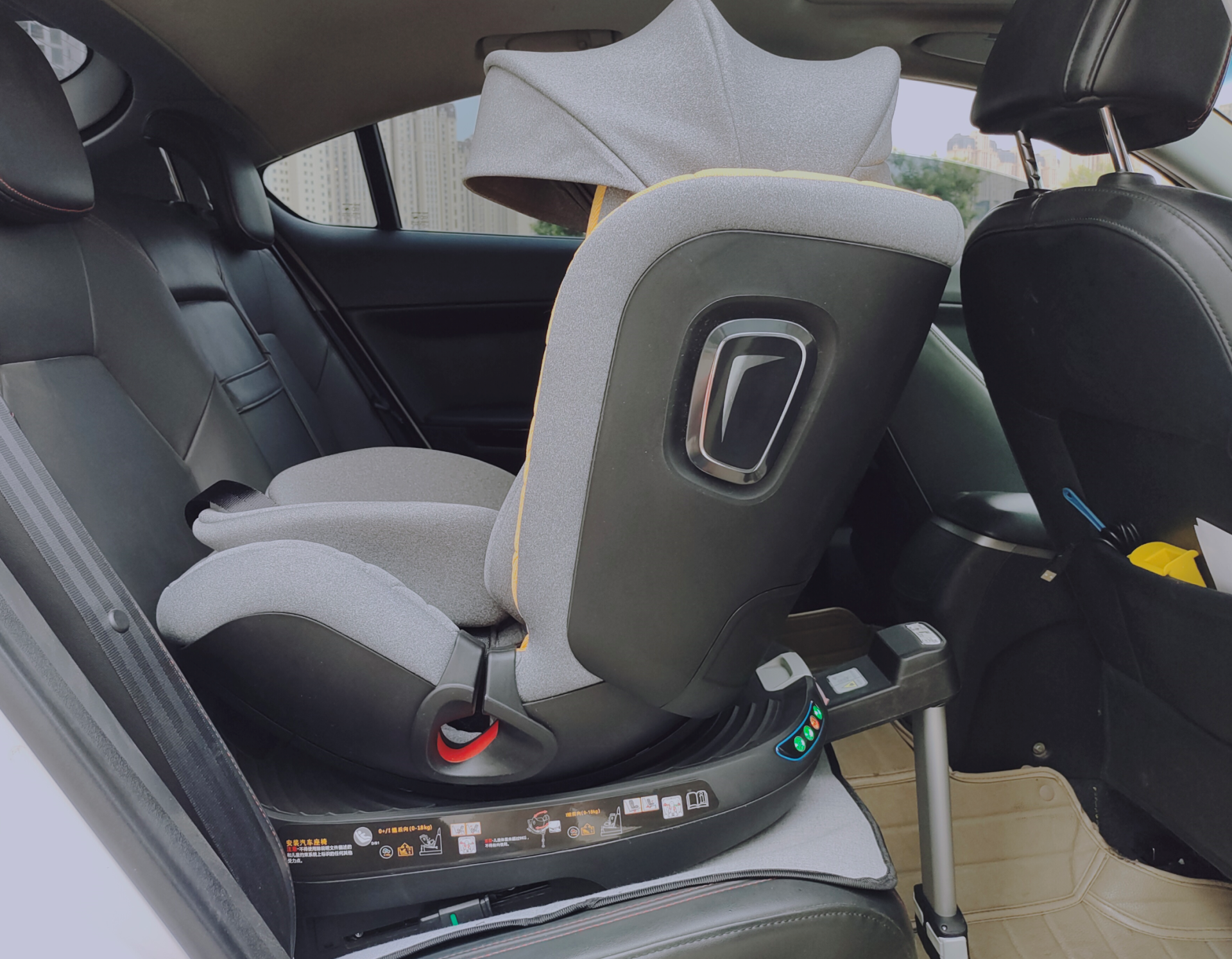 眼睛君|安全座椅怎么选？惠尔顿智转使用体验