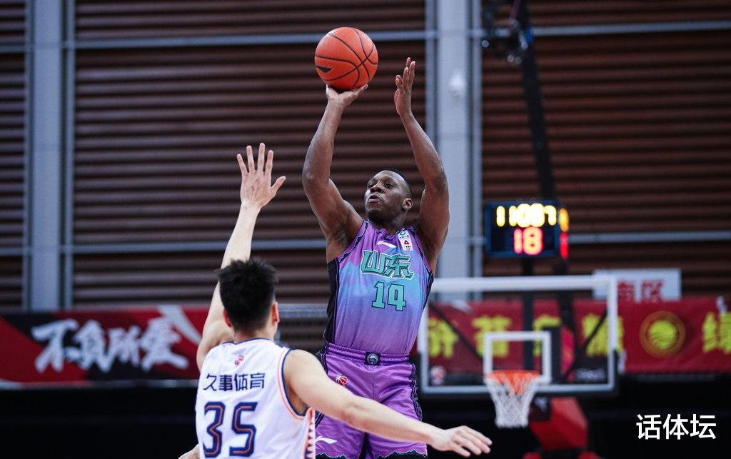 山东男篮|爆冷！CBA劲旅惨遭27分大逆转，4大内线完败对手双塔，输的太窝火！