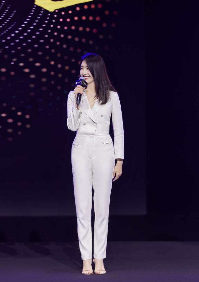 赘婿|相差三岁,佟丽娅撞衫江疏影,差距一目了然