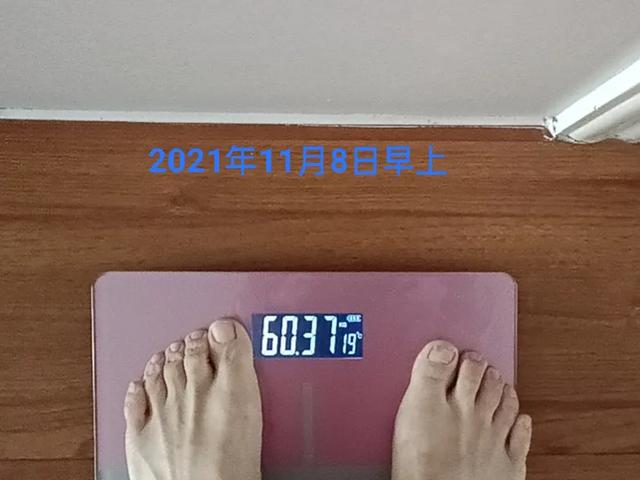 云雀飞舞 打卡减肥瘦身进展，努力达到健康心仪的体重！一起加油！