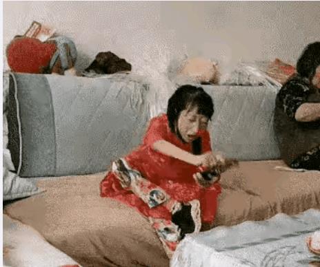 女子给表姐在线征婚,坦言不要任何彩礼,晒出照片网友直呼太凶