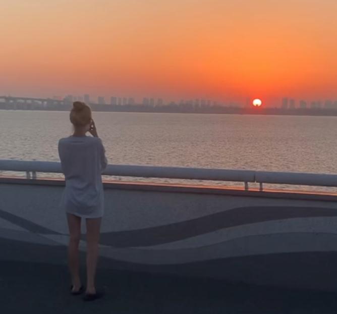 姐姐 火了就捧新人?井川里予出现弟弟,网友吐槽蹭姐姐热度