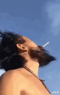 柯以男|爆笑动态图：看妹子别流口水哦？你看到的，是她想让你看到的！
