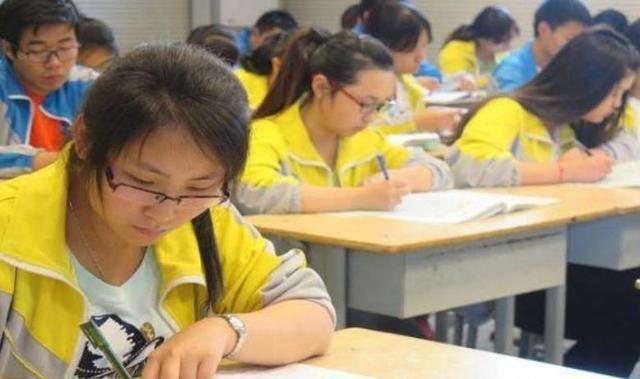 物理|初中生2023年有新变化，有望“直升高中”，家长不用担心去技校了