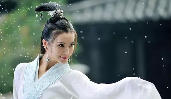 陈好|42岁陈好久违现身荧幕，皮肤白皙状态依旧，还是曾经的“万人迷”